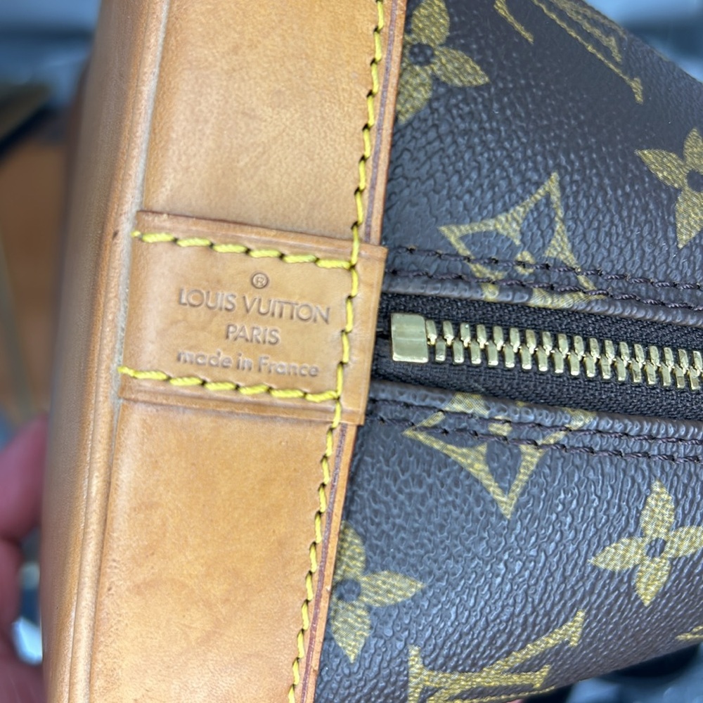 LOUIS VUITTON Louis Vuitton Alma Bag - Picture 9 of 13